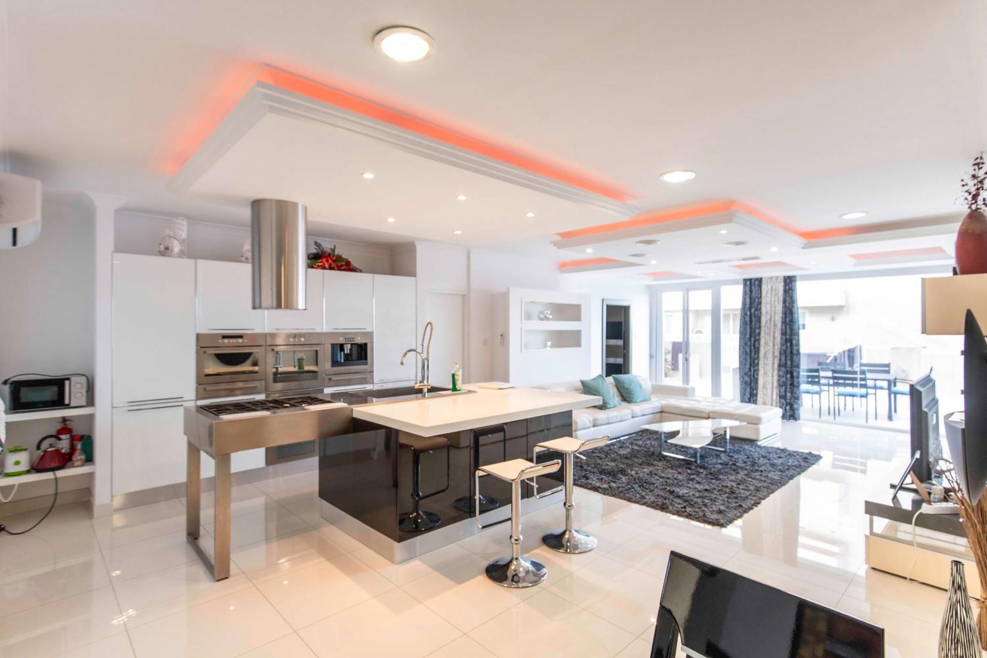 Ferienwohnung Oceanfront 3Br Penthouse Luxury & Views In Sliema Exterior foto